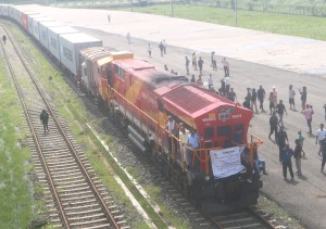 कोलकाताबाट आइपुग्यो ‘कार्गो रेल’    
