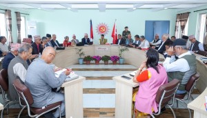 एमाले पोलिटब्युरो बैठकः उपाध्यक्षको प्रतिवेदनमा छलफल जारी