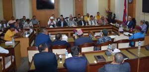 यातायात व्यवसायी र सरकारबीचको वार्ता भोलिसम्मका लागि स्थगित