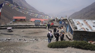 पर्यटकको  पर्खाइमा थोरङ फेदी