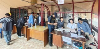 दशरथ रङ्गशालामा सुकुमवासीको ‘स्क्रिनिङ’: चार परिवारलाई कीर्तिपुर पठाइयो