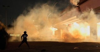 इरान आक्रमणका लागि अमेरिकी राष्ट्रपतिको निर्देशन र कारबाहीको थालनी र लक्ष्य        