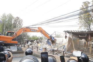 थापाथलीको सुकुमबासी बस्ती खाली गरियो