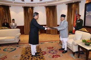 पाकिस्तान लगायत विभिन्न पाँचवटा देशका राजदूतद्वारा राष्ट्रपतिसमक्ष ओहोदाको प्रमाणपत्र प्रस्तुत   
