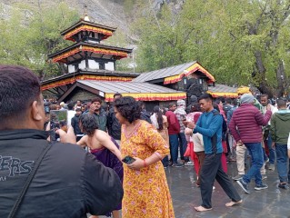 मुक्तिनाथमा दर्शनार्थी खचाखच   