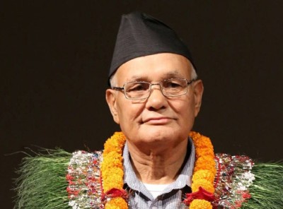 भानु पुरस्कार प्राध्यापक कँडेललाई प्रदान   