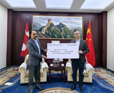 चिनियाँ दुतावासद्वारा रसुवा बाढी पीडितका लागि १ लाख अमेरिकी डलर सहयोग रकम हस्तान्तरण