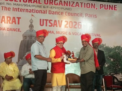 वरिष्ठ सरोदवादक सुदर्शन राजोपाध्याय भारतको पुणेमा ‘कलाक्षेत्रम’बाट सम्मानित   