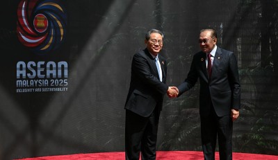 चीन र आसियानबीच ‘स्वतन्त्र व्यापार’ सम्झौतामा हस्ताक्षर