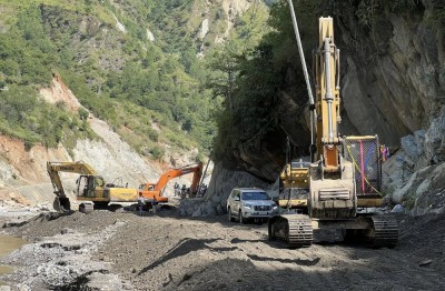 विपी राजमार्गमा पुनर्निर्मित ‘ट्रयाक’बाट यातायात सञ्चालनको तयारी    