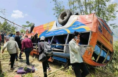धनकुटामा बस दुर्घटना हुँदा एकजनाको मुत्यु, १४ जना घाइते   