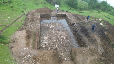 वन्यजन्तुका लागि भुल्के छोक्ला सामुदायिक वनमा पोखरी निर्माण