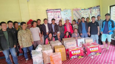 पूर्वविद्यार्थीद्वारा विद्यालयलाई शैक्षिक उपकरण सहयोग   