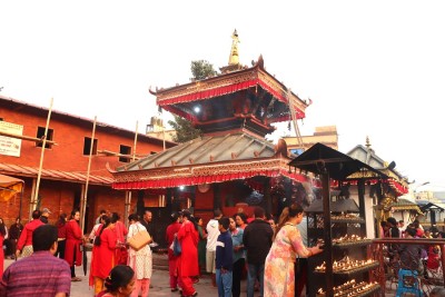 शक्तिपीठमा दर्शनार्थीकोे घुइँचो   