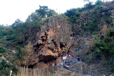 प्रचारप्रसारको अभावले ओझेलमा पर्दै हतुवागढीको महादेव थान        