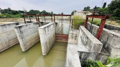 खुट्टीखोला सिँचाइ आयोजनाः हेडवक्र्स बन्यो, खेतमा पुगेन पानी   