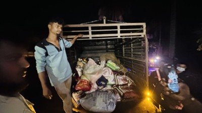 फिर्ता हुन थाल्यो लुटिएका चामल र चिनी
