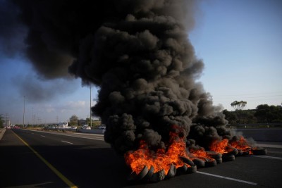 गाजामा युद्धका कारण इजरायलमा बढ्दो निराशा, राष्ट्रव्यापी विरोध प्रदर्शन     