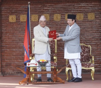 राष्ट्रपतिसमक्ष सर्वोच्च अदालतको वार्षिक प्रतिवेदन पेस   