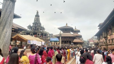 बिहानदेखि देशभरका श्रीकृष्णमन्दिरमा भक्तजनको भीड       