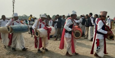 थारु समुदायको मेडरी नाच लोप हुने चिन्ता   