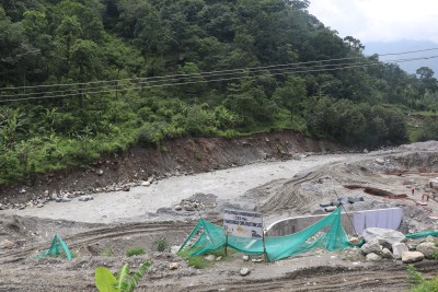 जलविद्युत् आयोजनाको ‘मकिङ’ले पहिरो र कटानको समस्या   