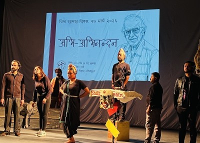 आफ्नै पात्रमार्फत कलाकारहरूको सम्मान