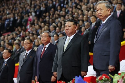 उत्तर कोरियाद्वारा भव्य परेडमा ‘सबैभन्दा शक्तिशाली’ क्षेप्यास्त्र प्रदर्शन