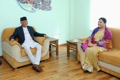 एमालेका अध्यक्ष ओली र पूर्वराष्ट्रपति भण्डारीबीच पार्टी मुख्यालय च्यासलमा भेटवार्ता