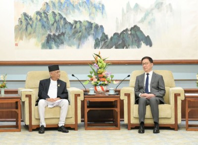 प्रधानमन्त्री ओली र चीनका उपराष्ट्रपति हान झेङबीच भेटवार्ता