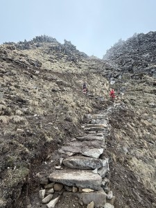कठिन भूगोल छिचोल्दै पदमार्ग निर्माण   