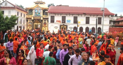 पशुपतिनाथलगायत देशभरका शिवालयमा भक्तजनको लर्को    