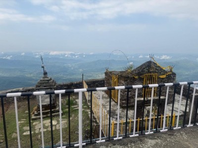 पर्यटक आकर्षणको केन्द्र बन्दै लमजुङको राइनासकोट       