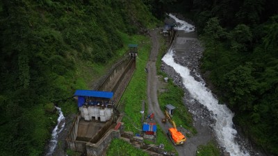 रेलेखोलाको बाँधमा बाढी, विद्युत् उत्पादन बन्द     