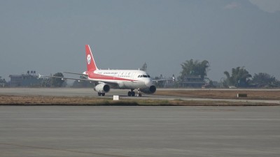 ड्रागन डुंगा दौड प्रतियोगितामा सहभागी हुने चिनियाँ टोली पोखरामा