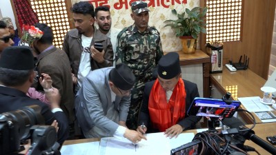 ओली र लेखकको पक्राउ प्रतिशोध होइन, न्यायको सुरुआत होः गृहमन्त्री गुरुङ   