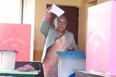 प्रधानमन्त्री कार्कीद्वारा मतदान    