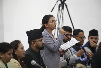 गर्भावस्थादेखि प्रसूतिसम्मको सेवा निःशुल्क गर्न सांसदहरुको माग