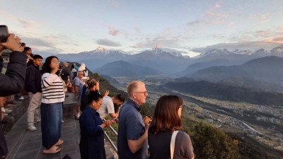 पोखरा भरिभराउः लामो बिदाले बढायो आन्तरिक पर्यटन   