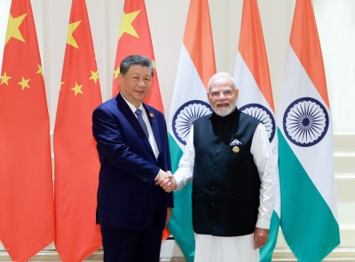 चिनियाँ राष्ट्रपति सी  र भारतीय प्रधानमन्त्री मोदीबीच गहन विचार विमर्श; चीन र भारत साझेदार हुनुपर्नेमा सहमति