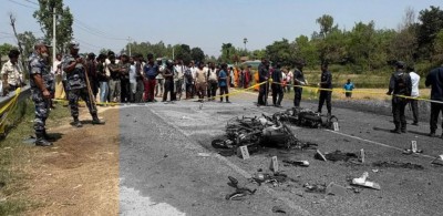 मोटरसाइकल ठोक्किएर आगो लाग्दा तीन जना विद्यार्थीको जलेर मृत्यु    