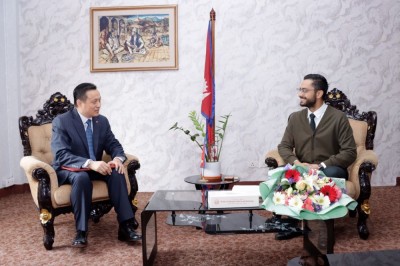 शिक्षामन्त्री पोखरेलसँग चिनियाँ राजदूतको शिष्टाचार भेटवार्ता    