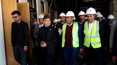 अध्यक्ष दाहालद्वारा निर्माणाधीन संघीय संसद् भवन निरीक्षण        