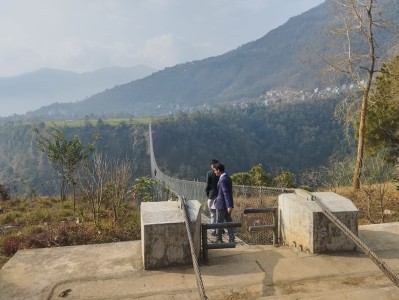 दुई जिल्ला जोड्ने झोलुङ्गे पुलले यात्रा सहज   