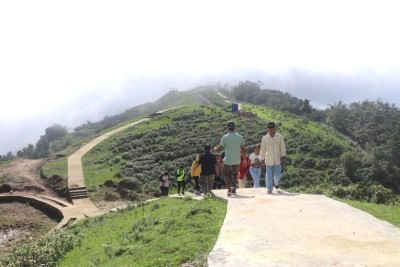 हतुवागढीमा पदमार्ग निर्माण गरिँदै   