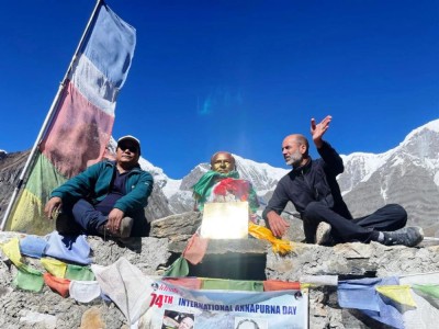 ‘बा’ हिँडेको बाटो हिँडेर फर्किए छोरा माथिएस        