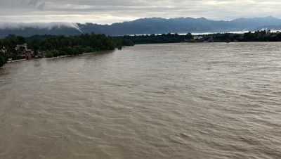 पश्चिम चितवनमा बाढीको जोखिम घट्दै   