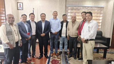 नवीकरणीय ऊर्जालाई मूल प्रवाहीकरण गरिनेछ : मन्त्री घिसिङ        