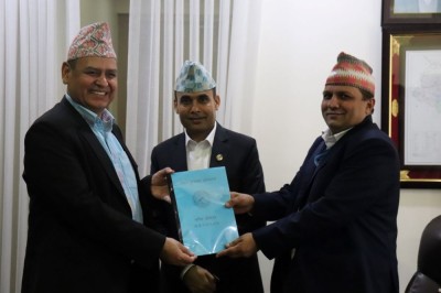 दूरसञ्चार सेवामा भ्वाइसको बजार हिस्सा घट्दै, इन्टरनेटको बढ्दै