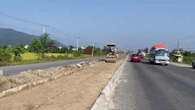 सहज बन्दै नारायणघाट बुटवल सडक   